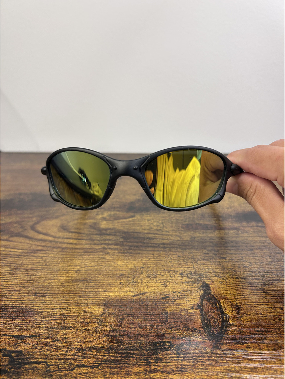 Black oval Sunglasses with Yellow Mirrored Lenses